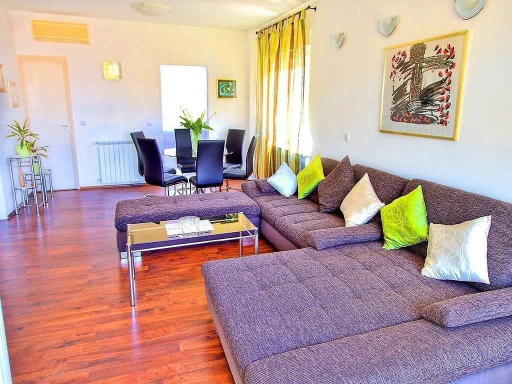 Apartments Andrea Pula