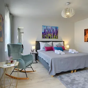 D&A Amphitheatre Apartments With Free Parking Apartment